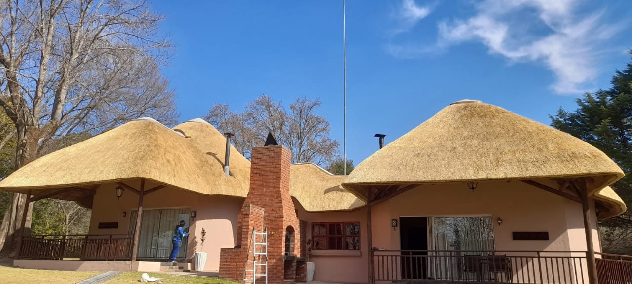 Re-thatching detail